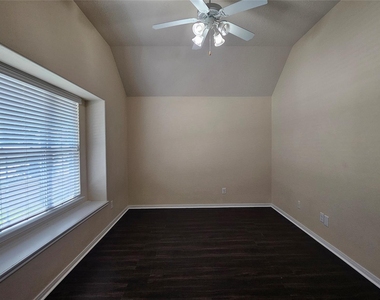 9923 Yearling Place - Photo Thumbnail 3