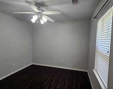 9923 Yearling Place - Photo Thumbnail 8