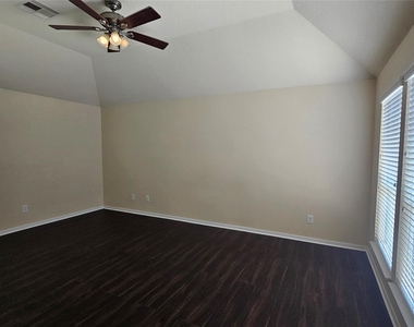 9923 Yearling Place - Photo Thumbnail 18