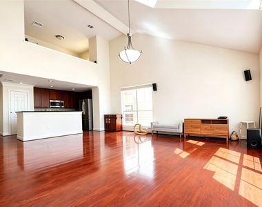 3411 Clearview Circle - Photo Thumbnail 2