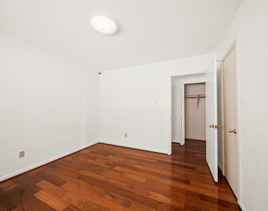 12502 Queensbury Lane - Photo Thumbnail 16
