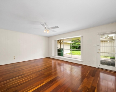 12502 Queensbury Lane - Photo Thumbnail 5