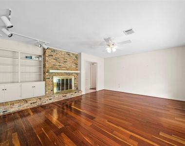 12502 Queensbury Lane - Photo Thumbnail 4