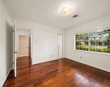 12502 Queensbury Lane - Photo Thumbnail 17