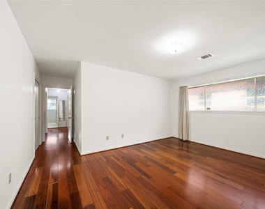 12502 Queensbury Lane - Photo Thumbnail 13
