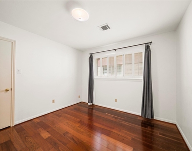12502 Queensbury Lane - Photo Thumbnail 15