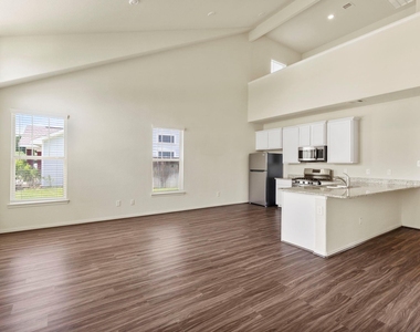 216 N Lynx Trail - Photo Thumbnail 3