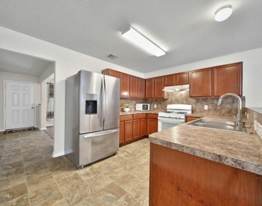 18103 Dardanelles Court - Photo Thumbnail 6
