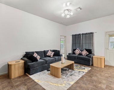 7115 Northchase Lane - Photo Thumbnail 5