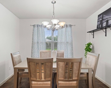 7115 Northchase Lane - Photo Thumbnail 11