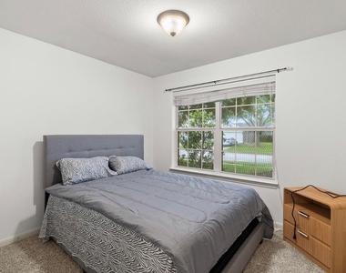 7115 Northchase Lane - Photo Thumbnail 12
