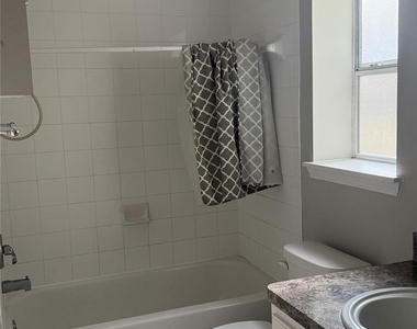 135 Kellyn Oaks Drive - Photo Thumbnail 5