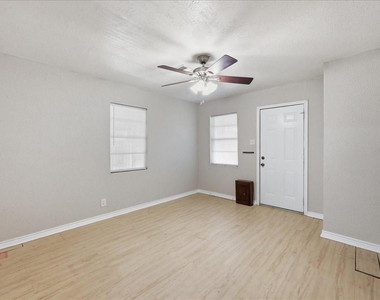 1611 Avenue C - Photo Thumbnail 1