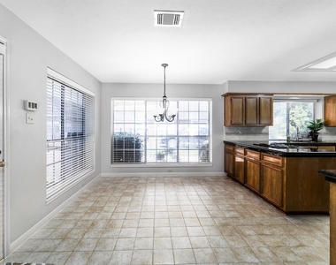 15406 Greenleaf Lane - Photo Thumbnail 6