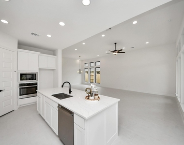 8706 Incandesce Rise Drive - Photo Thumbnail 16
