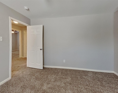 4294 Medina River Loop - Photo Thumbnail 9