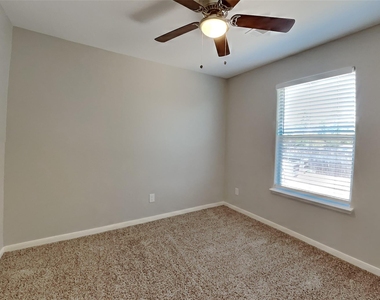 4294 Medina River Loop - Photo Thumbnail 11