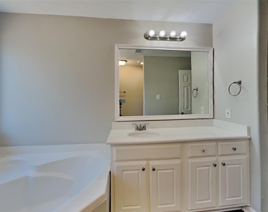4294 Medina River Loop - Photo Thumbnail 7