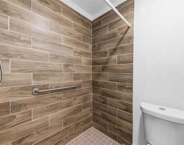 1410 Lexington Boulevard - Photo Thumbnail 25