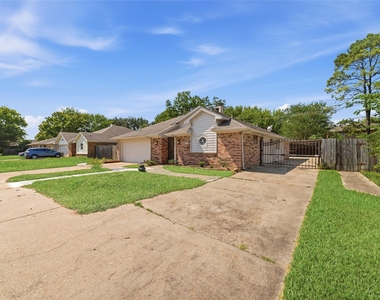 1410 Lexington Boulevard - Photo Thumbnail 1