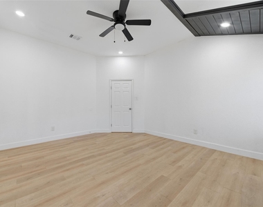 1410 Lexington Boulevard - Photo Thumbnail 19
