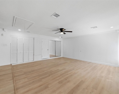 1410 Lexington Boulevard - Photo Thumbnail 9
