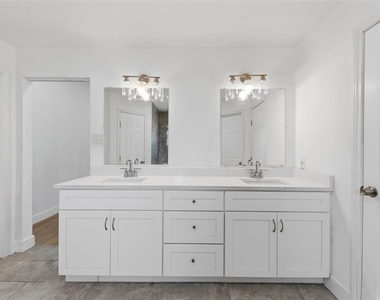 1410 Lexington Boulevard - Photo Thumbnail 21