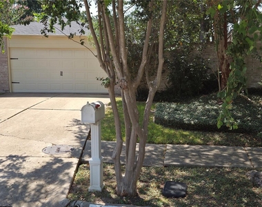 16011 Glen Mar Drive - Photo Thumbnail 6