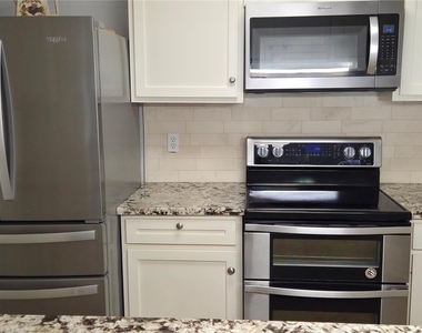 16011 Glen Mar Drive - Photo Thumbnail 5