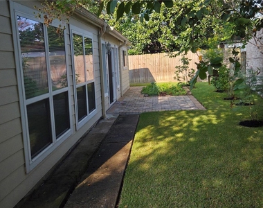 16011 Glen Mar Drive - Photo Thumbnail 8