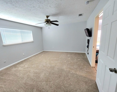 16011 Glen Mar Drive - Photo Thumbnail 24