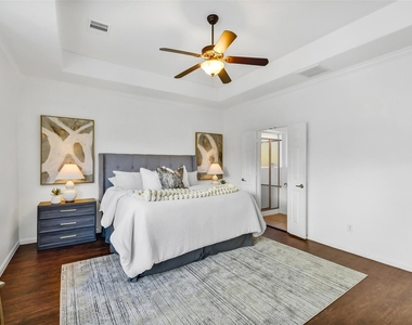 7014 Spruce View Court - Photo Thumbnail 14