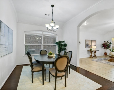 7014 Spruce View Court - Photo Thumbnail 6