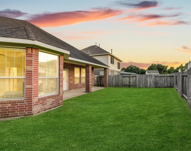 7014 Spruce View Court - Photo Thumbnail 25