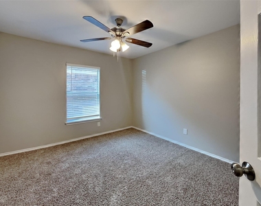 26873 Manor Falls Drive - Photo Thumbnail 11