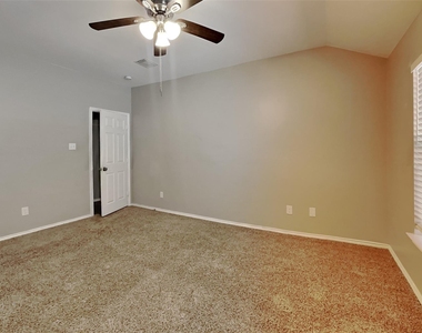 26873 Manor Falls Drive - Photo Thumbnail 8