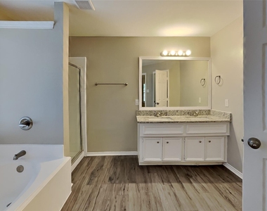 26873 Manor Falls Drive - Photo Thumbnail 9