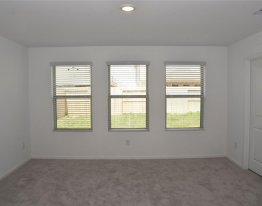 5135 Sunvalley Bend Drive - Photo Thumbnail 14