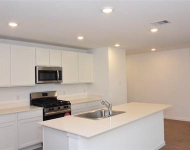 5135 Sunvalley Bend Drive - Photo Thumbnail 10