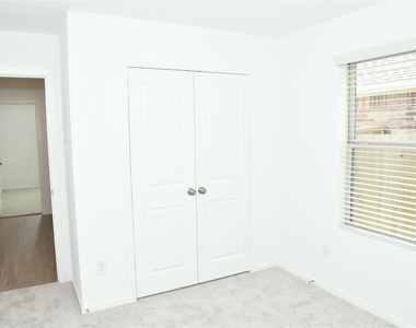 5135 Sunvalley Bend Drive - Photo Thumbnail 3