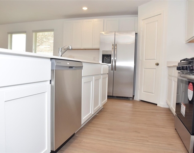 5135 Sunvalley Bend Drive - Photo Thumbnail 9
