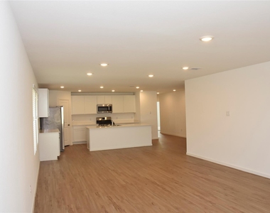 5135 Sunvalley Bend Drive - Photo Thumbnail 12