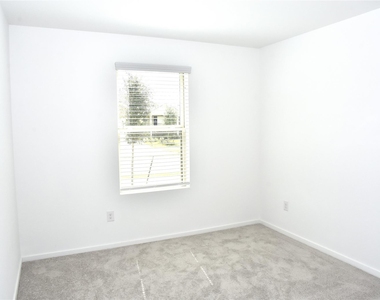 5135 Sunvalley Bend Drive - Photo Thumbnail 2