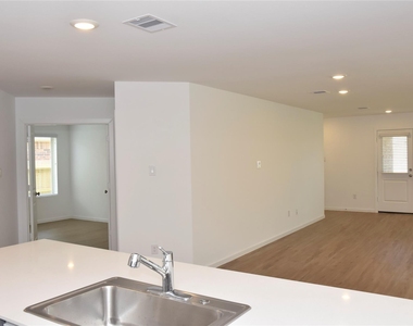 5135 Sunvalley Bend Drive - Photo Thumbnail 11