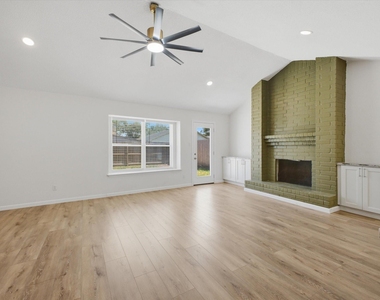 19930 Burle Oak Drive - Photo Thumbnail 7