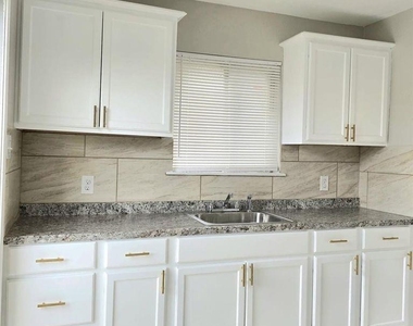3823 Mount Pleasant St - Photo Thumbnail 1