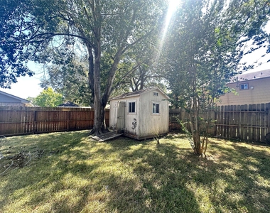 614 Live Oak Drive - Photo Thumbnail 7