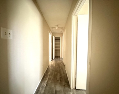 614 Live Oak Drive - Photo Thumbnail 10