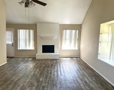 614 Live Oak Drive - Photo Thumbnail 1