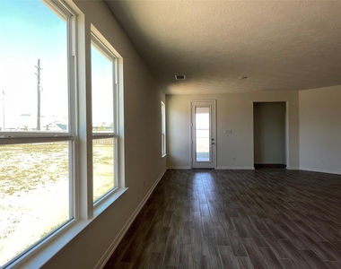 3307 Nila Creek Drive - Photo Thumbnail 6